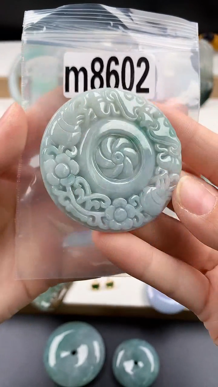 颈饰未镶嵌翡翠天然翡翠吊坠挂件