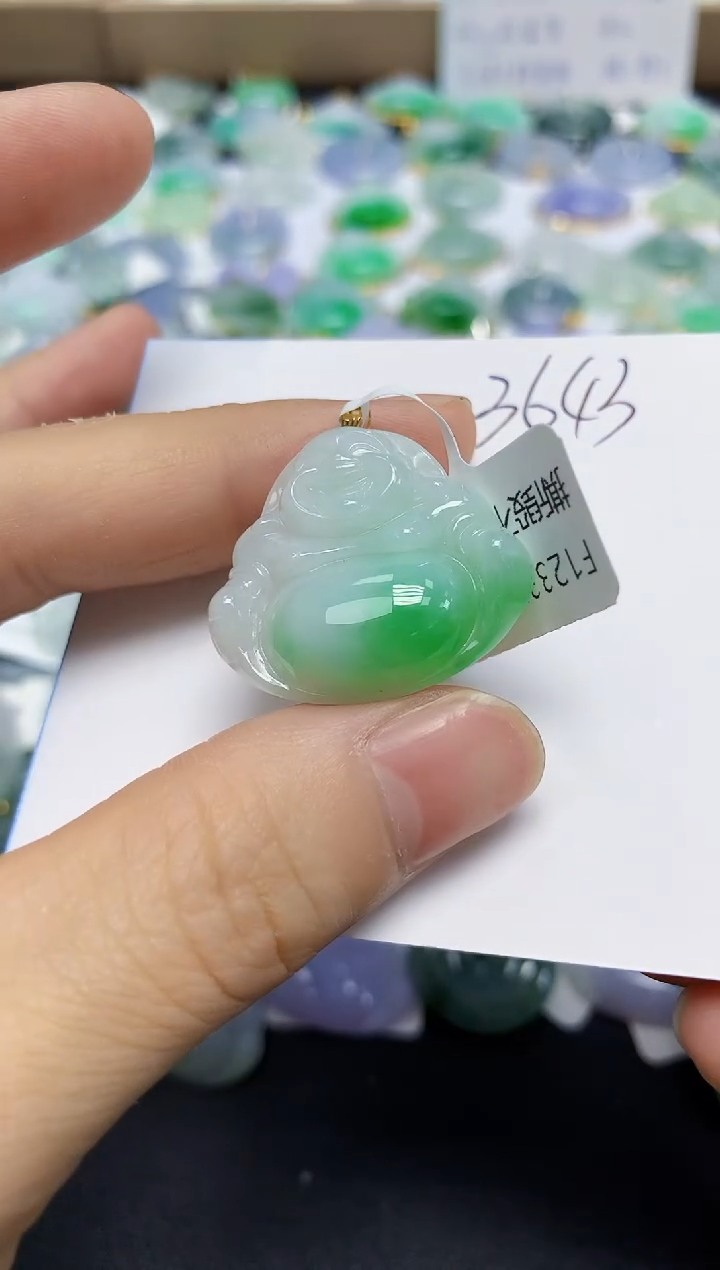 翡翠18K金镶嵌颈饰天然缅甸翡翠A货