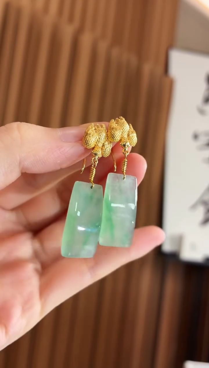 18K金镶嵌翡翠耳饰耳饰