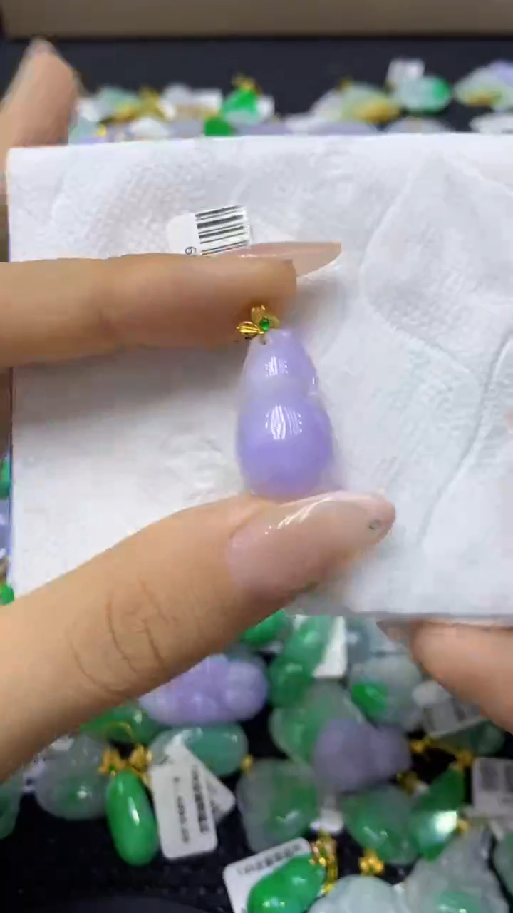 颈饰18K金镶嵌翡翠天然缅甸翡翠A货