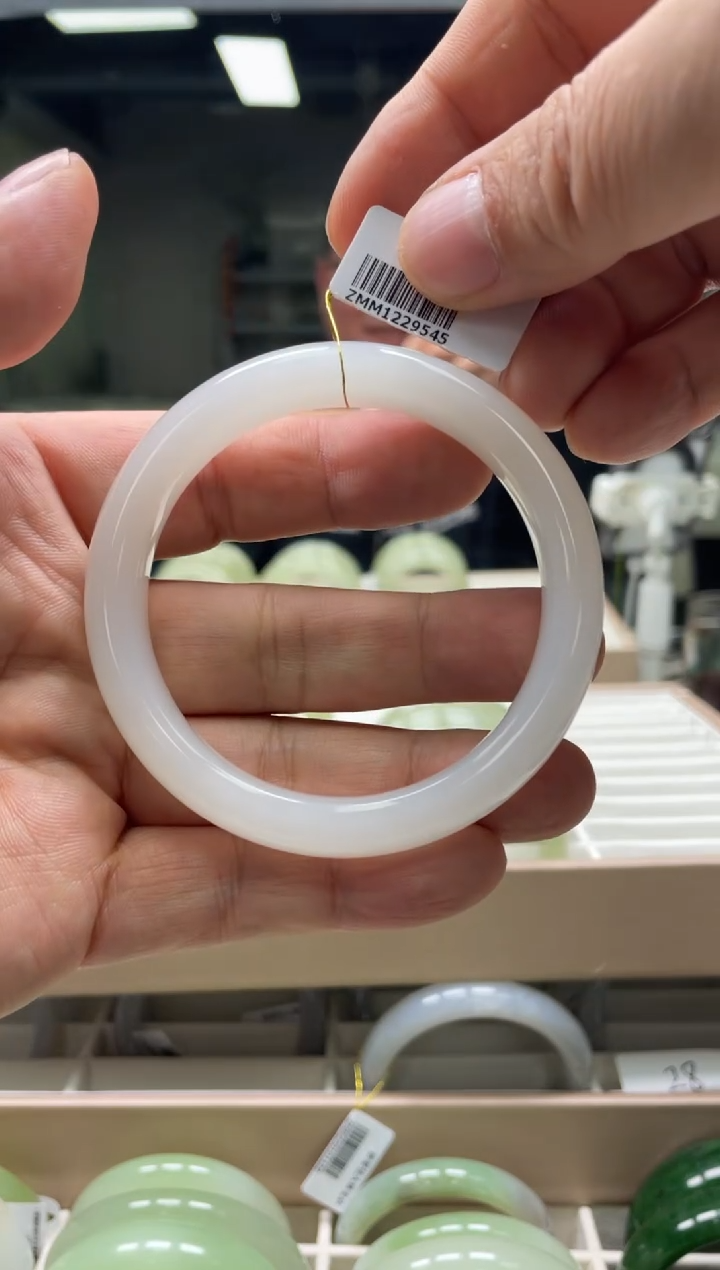 【闪购商品】和田玉手镯未镶嵌编码9545 圈口59-60