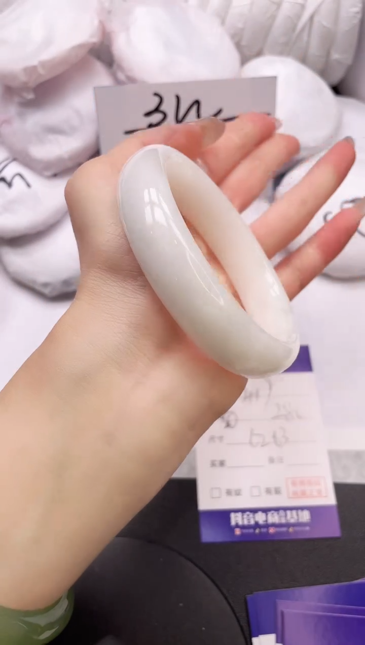 【闪购商品】和田玉手镯未镶嵌24K417-63