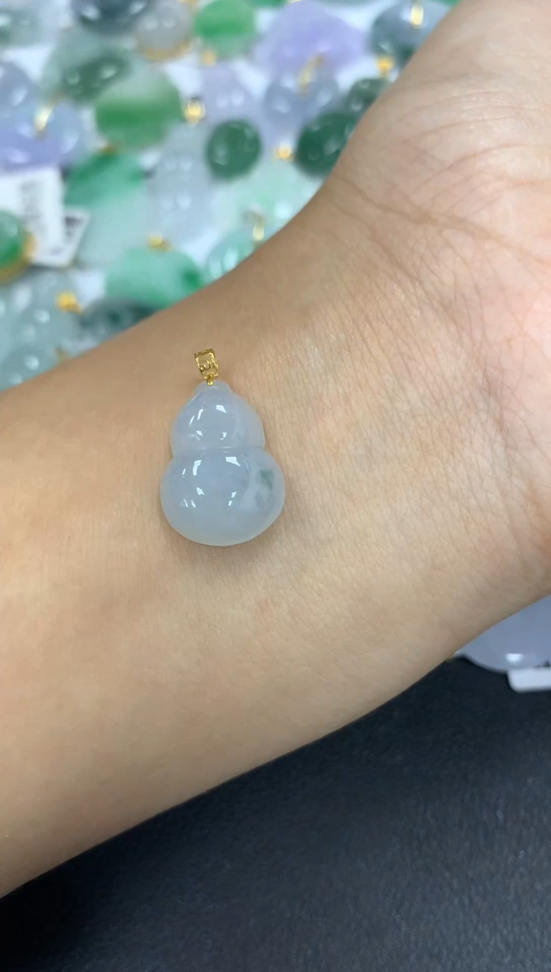 颈饰18K金镶嵌翡翠a货假一赔三支持复检百元上9元证书费自理