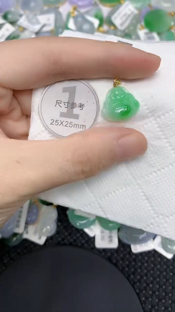 颈饰18K金镶嵌翡翠1111111111