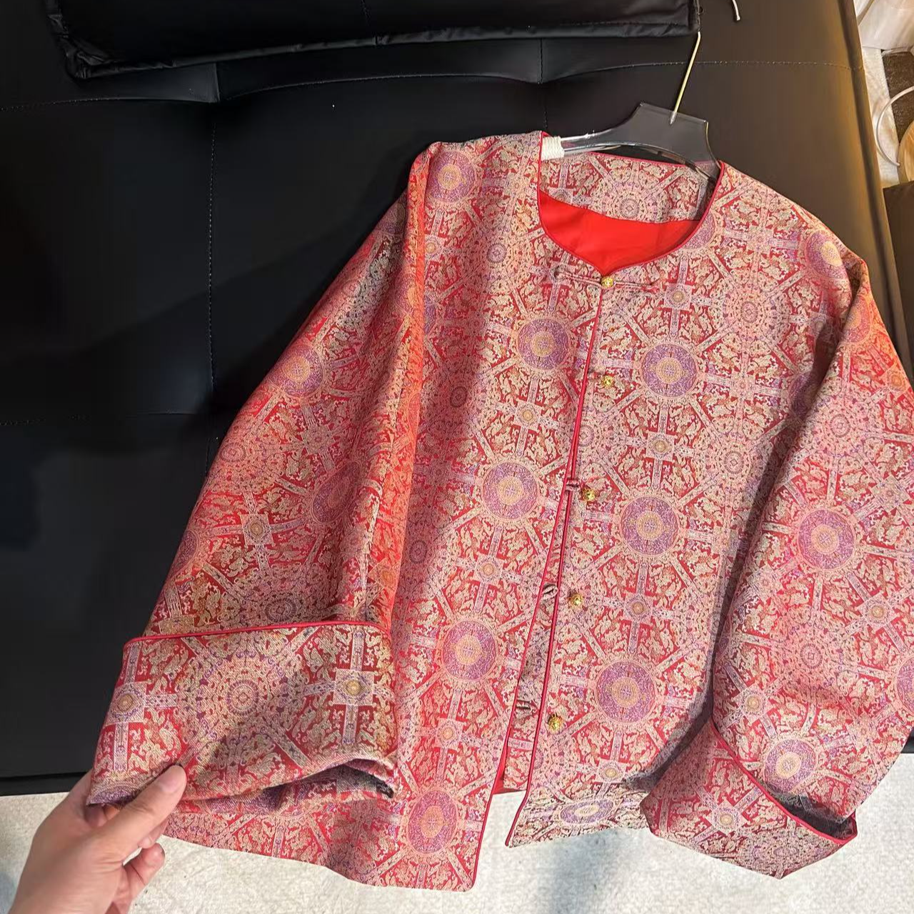 老宋锦红色八达晕外套