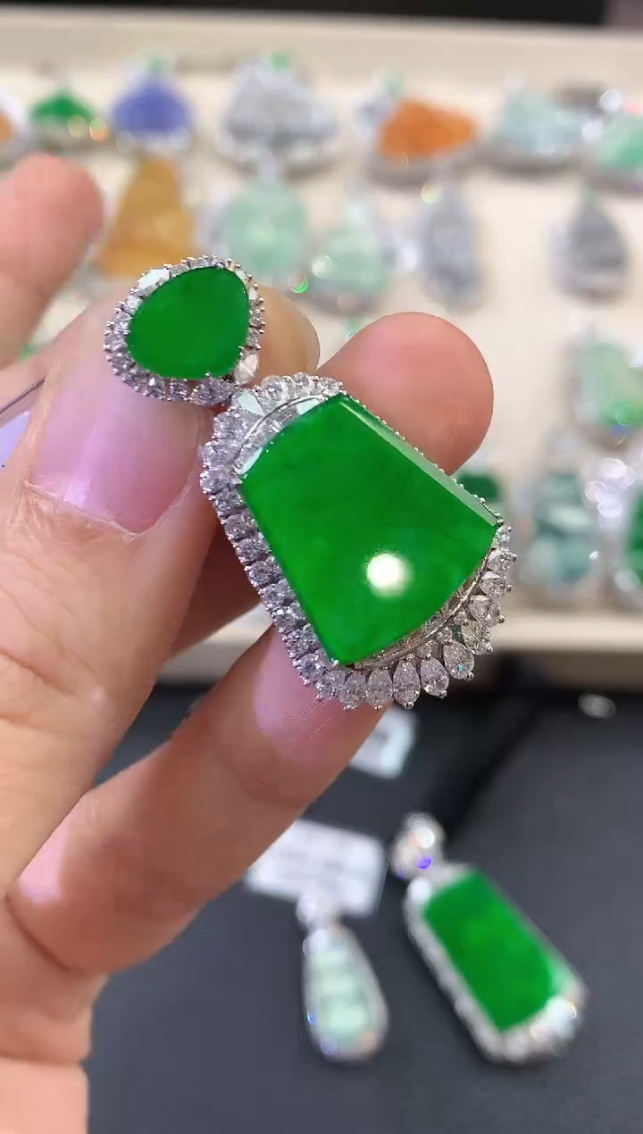 【闪购商品】翡翠吊坠(不含链)18K金镶嵌D102