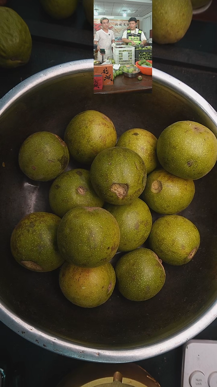 文玩核桃把件青皮盘50-55尺16个（售出不退不换）