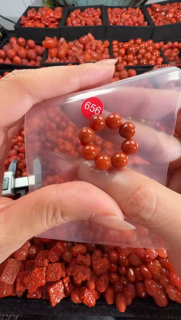 颈饰钛钢南红玛瑙1