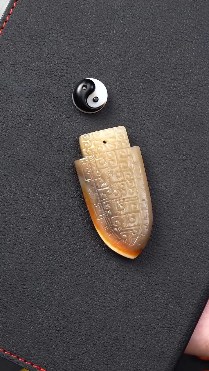 未镶嵌和田玉（糖玉）挂件百***装玉戈