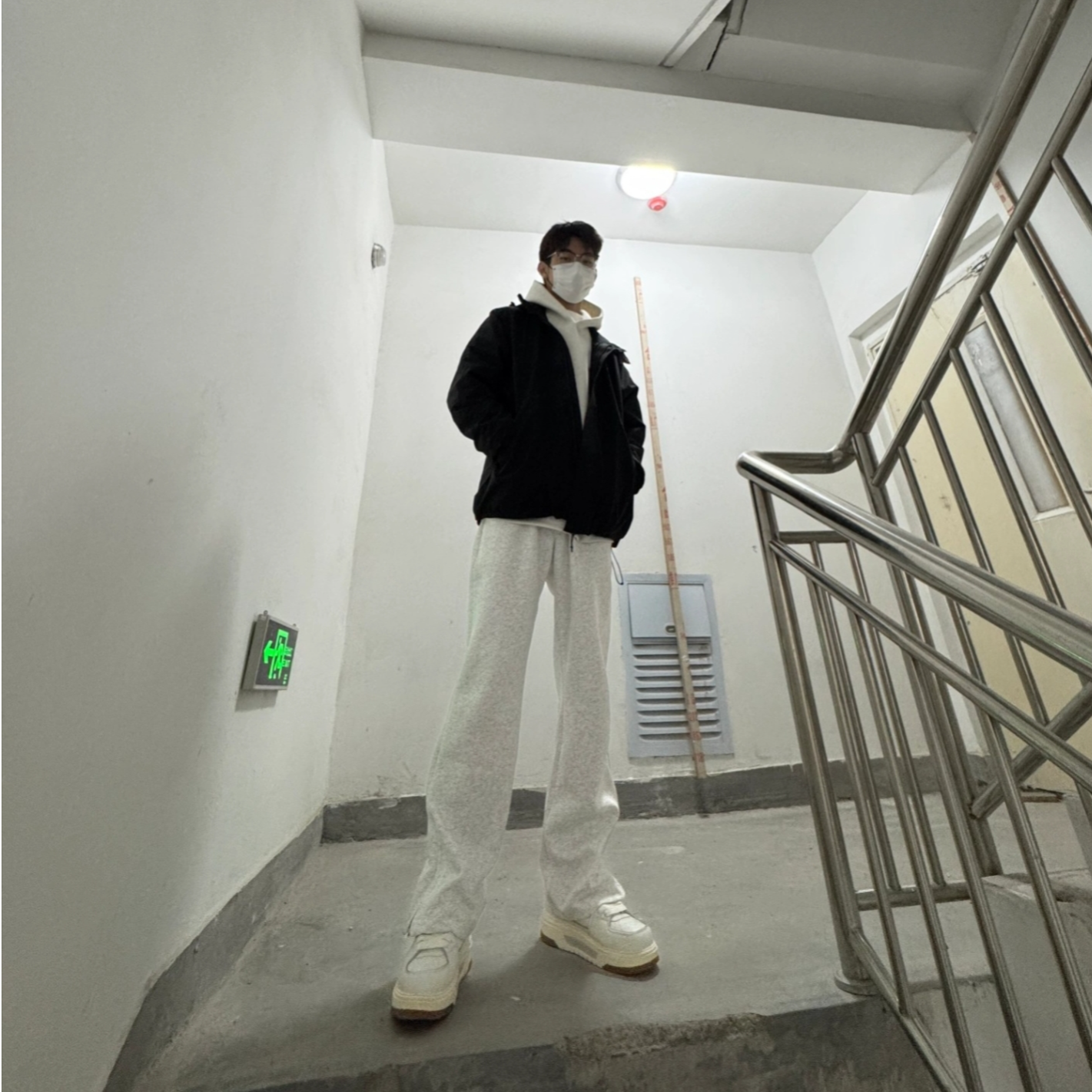 低帮板鞋男女同款情侣防滑运动鞋潮流休闲舒适百搭板鞋