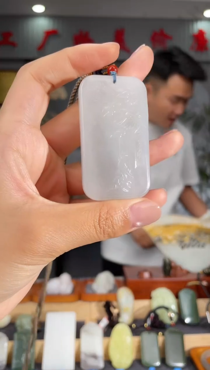 和田玉未镶嵌颈饰1