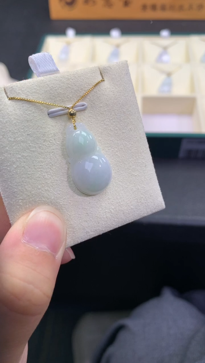 【闪购商品】翡翠吊坠(不含链)银S925镶嵌翡翠葫芦项链多样性发其一