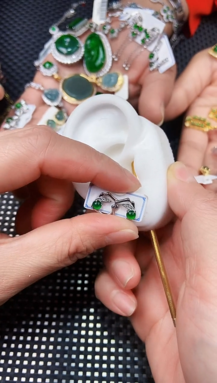 【闪购商品】翡翠耳饰未镶嵌111111111