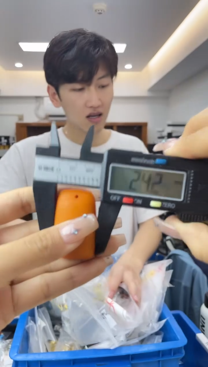 未镶嵌蜜蜡裸石多样性一件发货