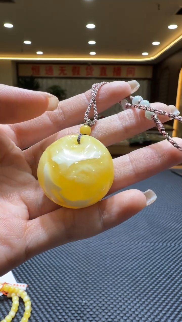 琥珀颈饰未镶嵌挂件