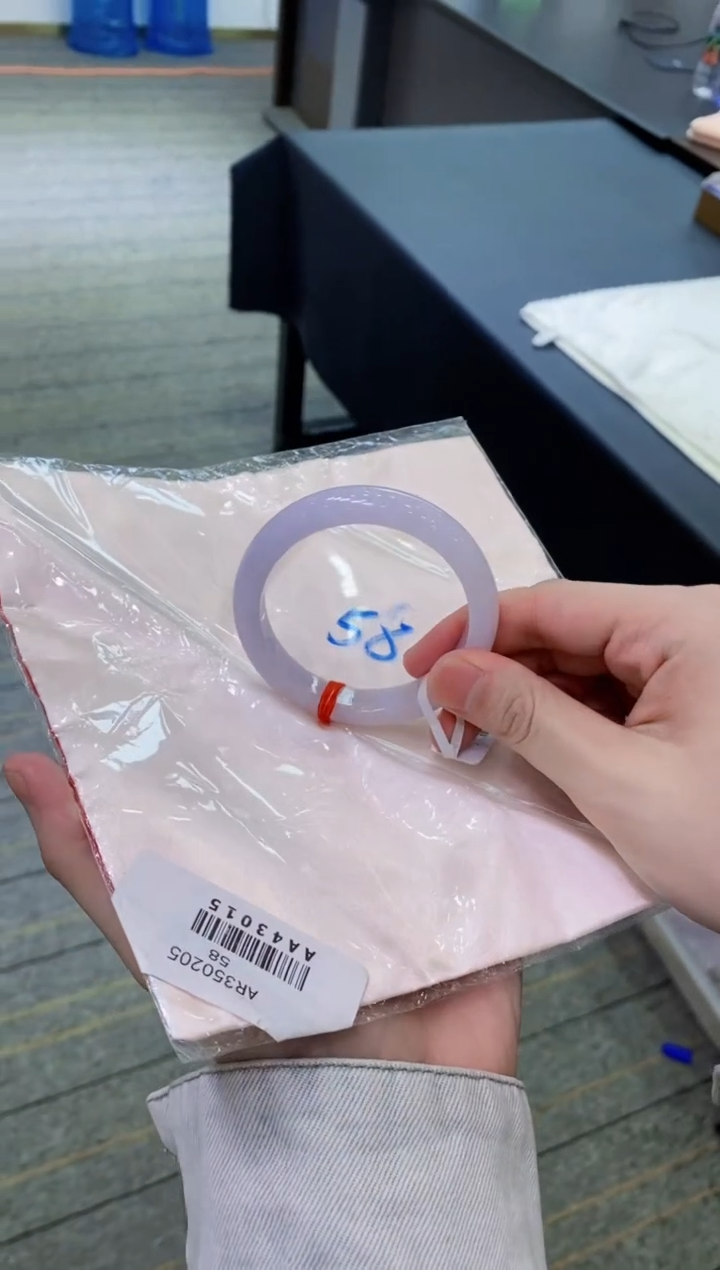 【闪购商品】翡翠手镯未镶嵌             