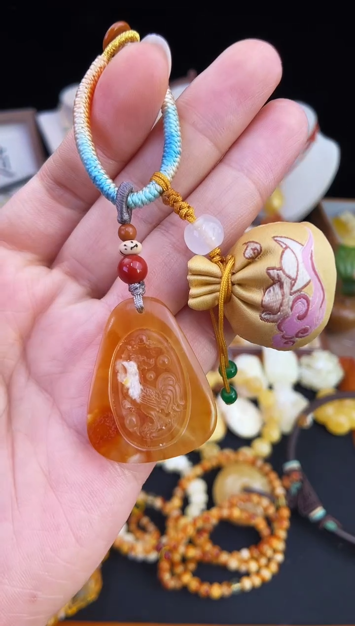 琥珀未镶嵌珠宝奇石柒月