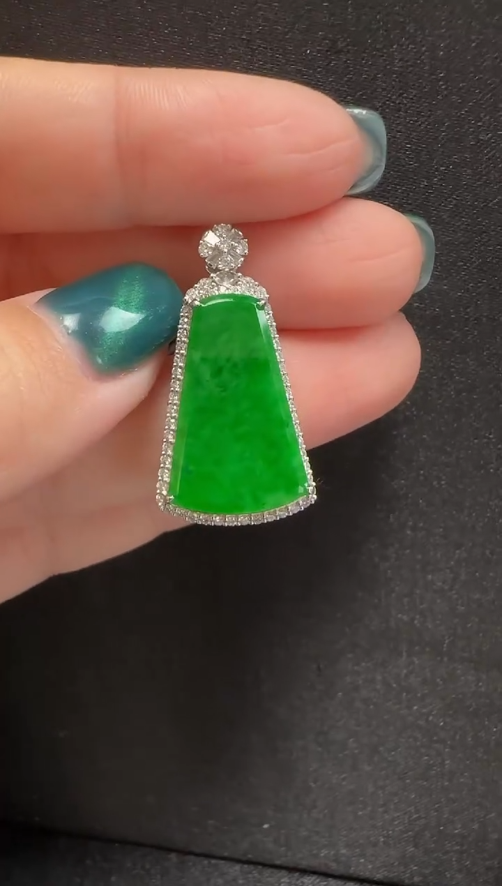 【闪购商品】翡翠颈饰18K金镶嵌030无事牌一个