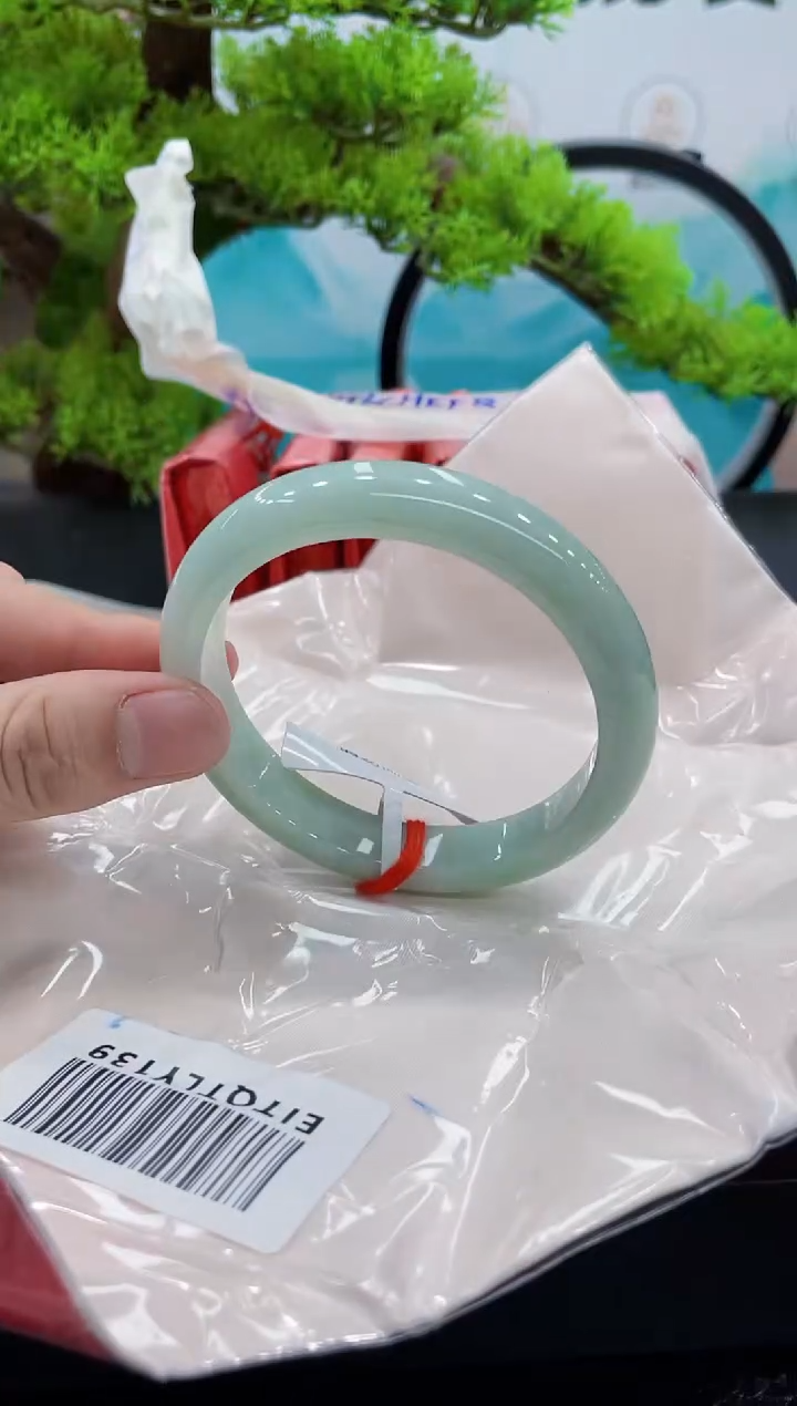【闪购商品】翡翠手镯未镶嵌手镯