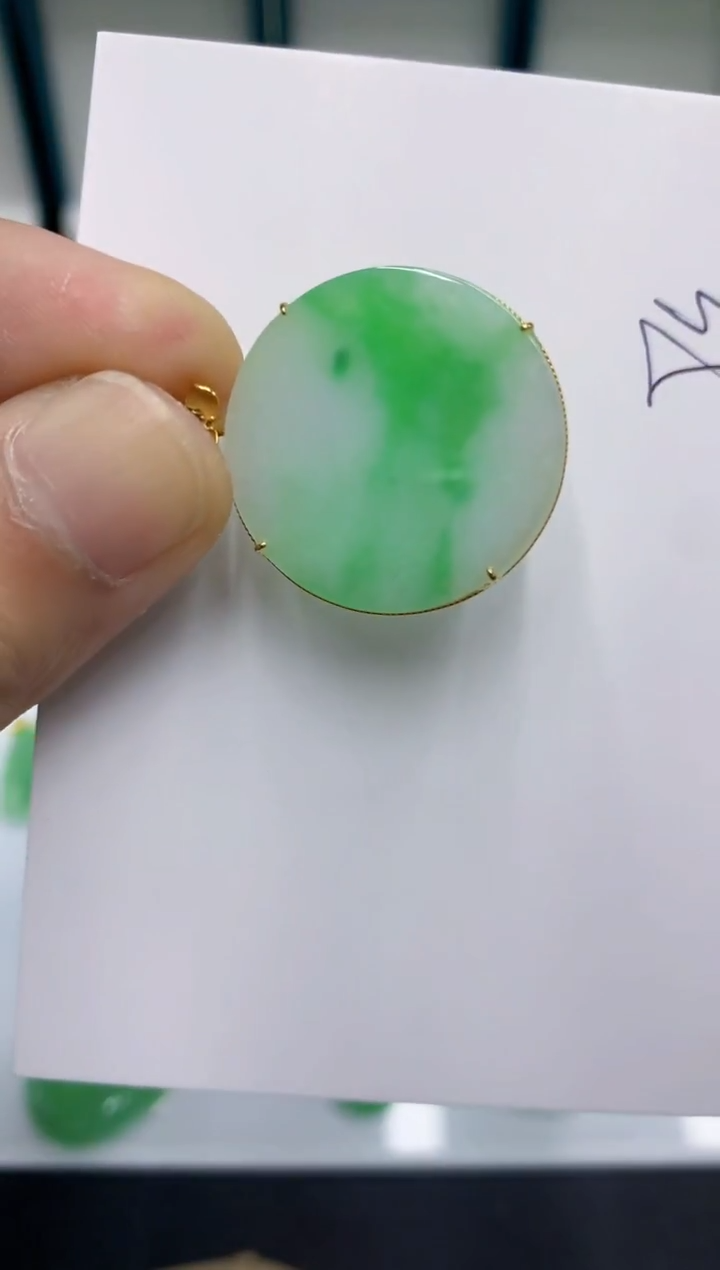 颈饰18K金镶嵌翡翠翡翠