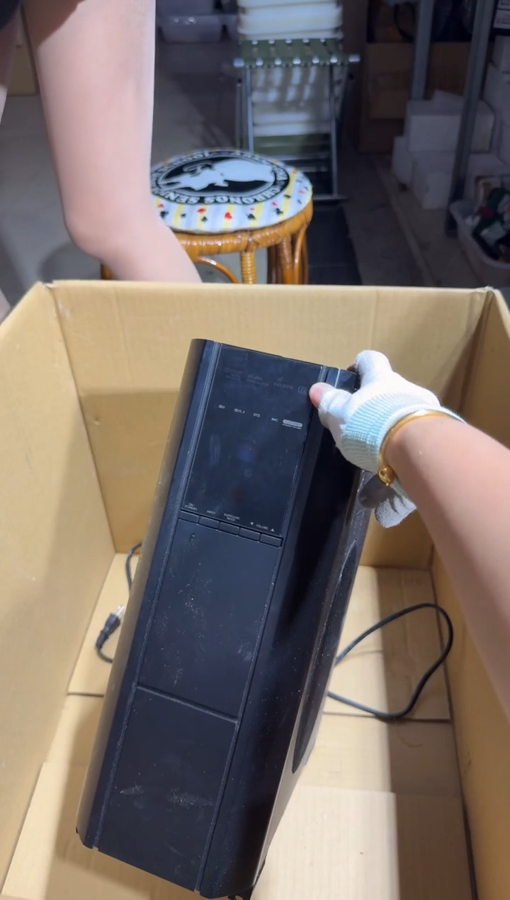8新铁**汗 908   中古商品，瑕疵品，不保好坏。
