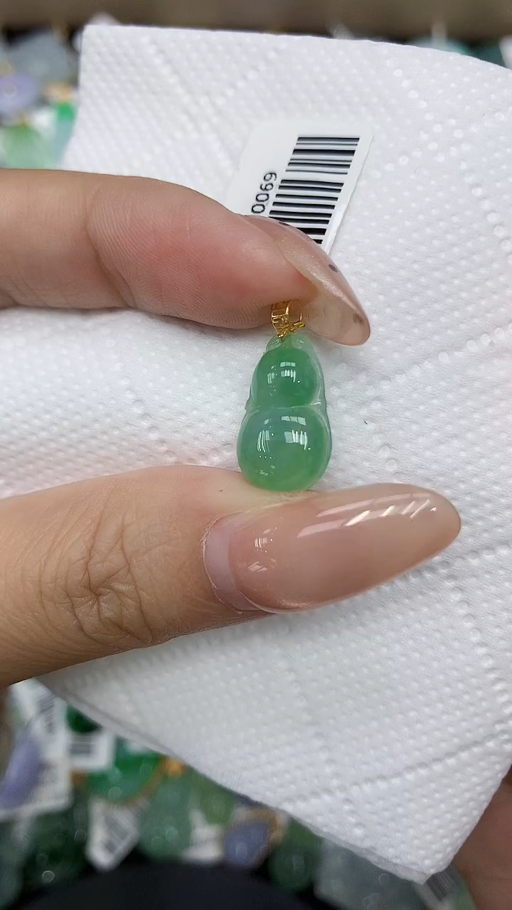 颈饰18K金镶嵌翡翠111111111