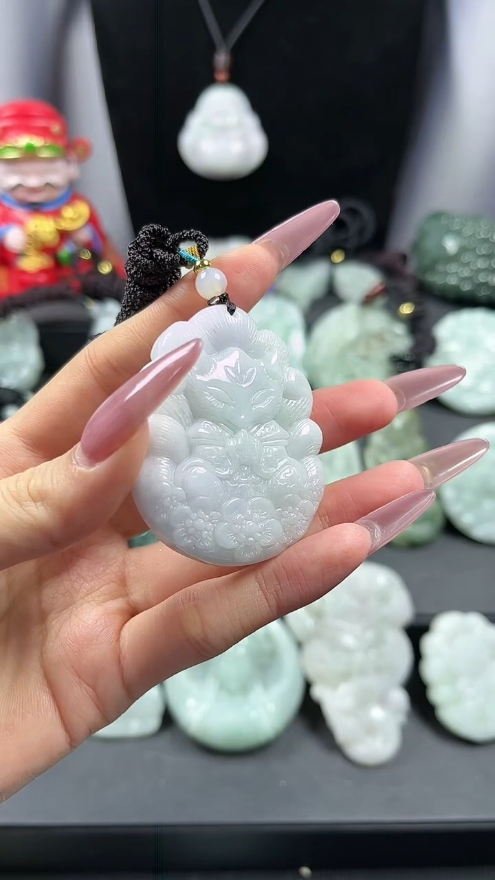 【闪购商品】翡翠颈饰未镶嵌九尾狐