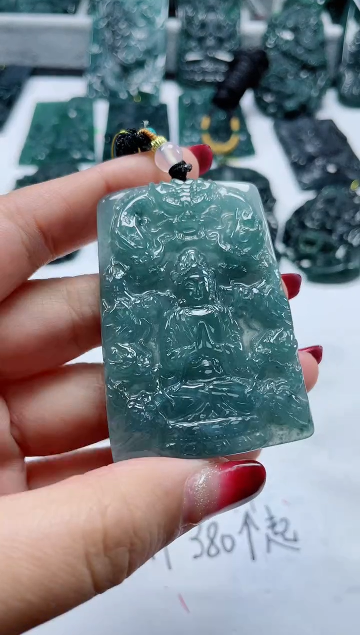 【闪购商品】翡翠颈饰未镶嵌          