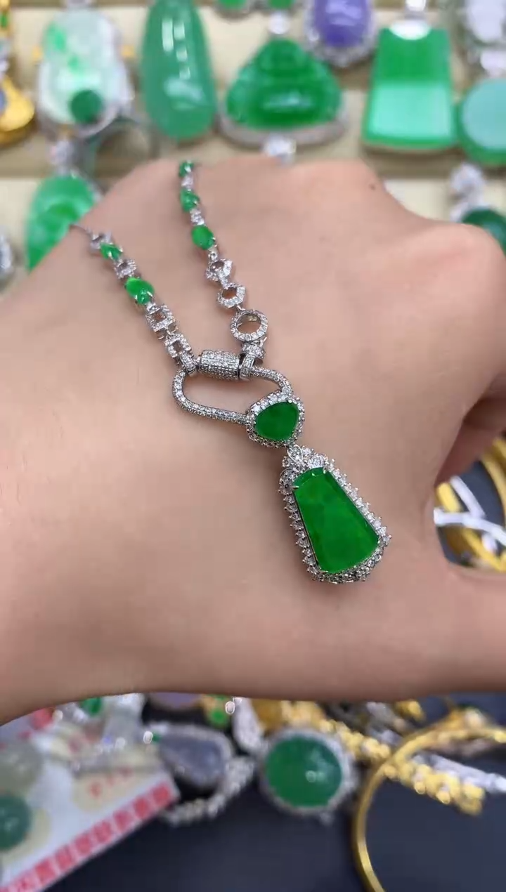 颈饰18K金镶嵌翡翠382-中国好珍宝