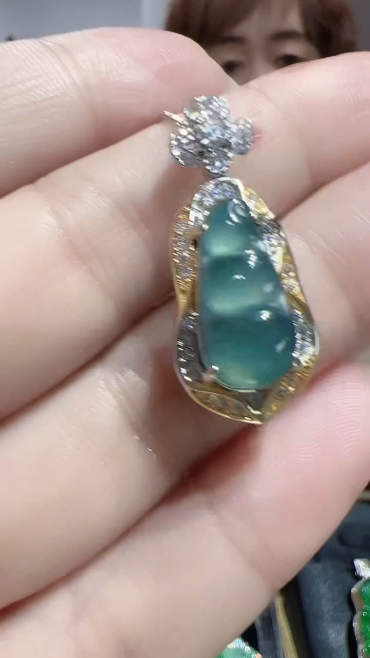 颈饰未镶嵌翡翠2025112711