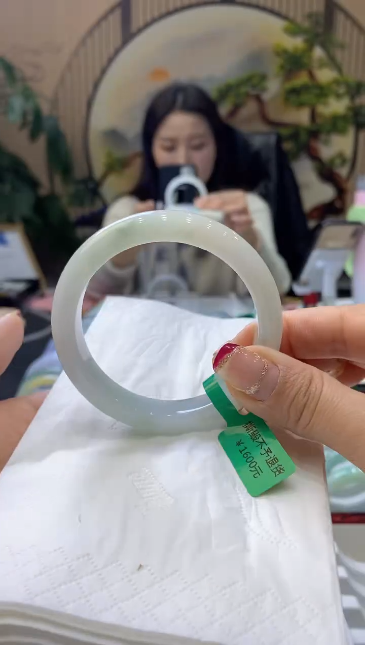 【闪购商品】翡翠手镯未镶嵌99903453