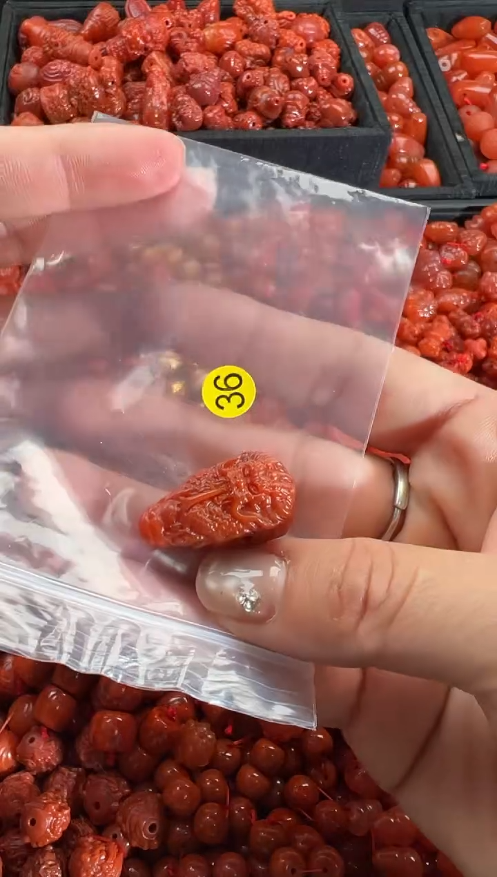 【闪购商品】南红玛瑙颈饰未镶嵌1