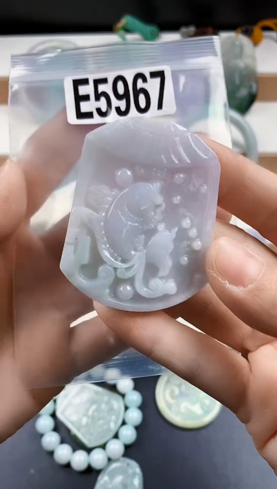 颈饰未镶嵌翡翠天然翡翠吊坠挂件