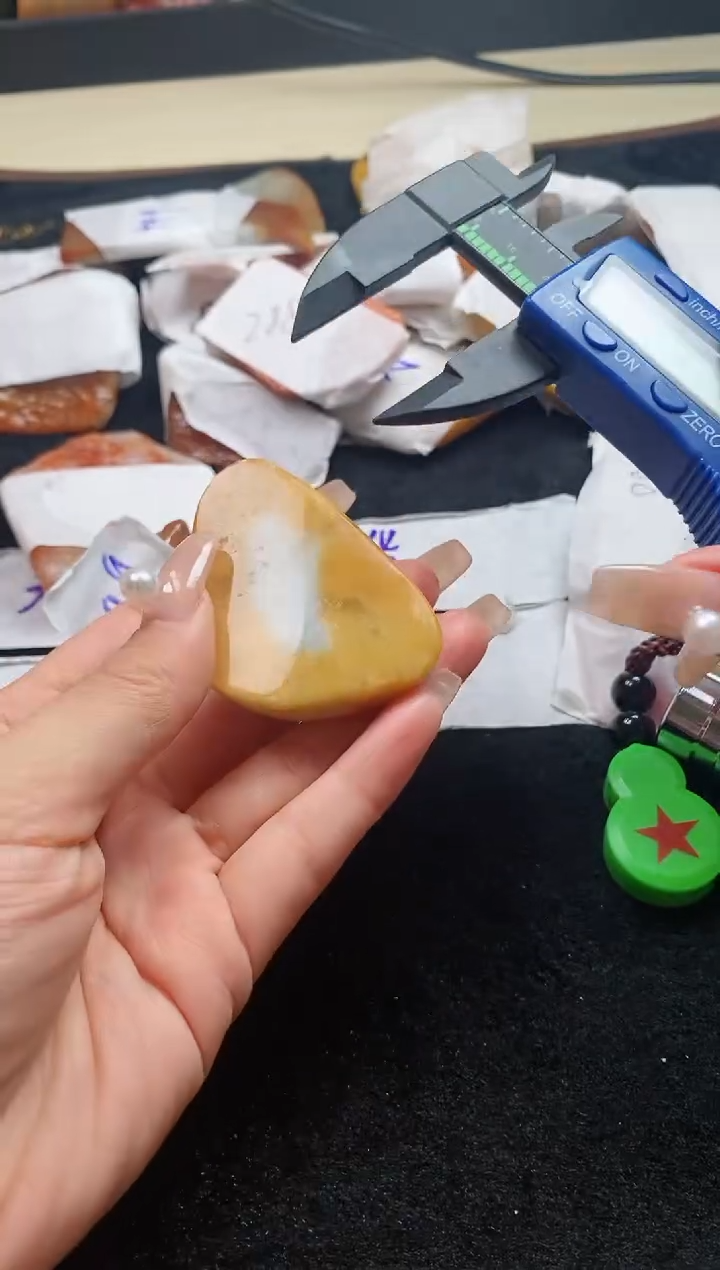 翡翠裸石翡翠挂件裸石