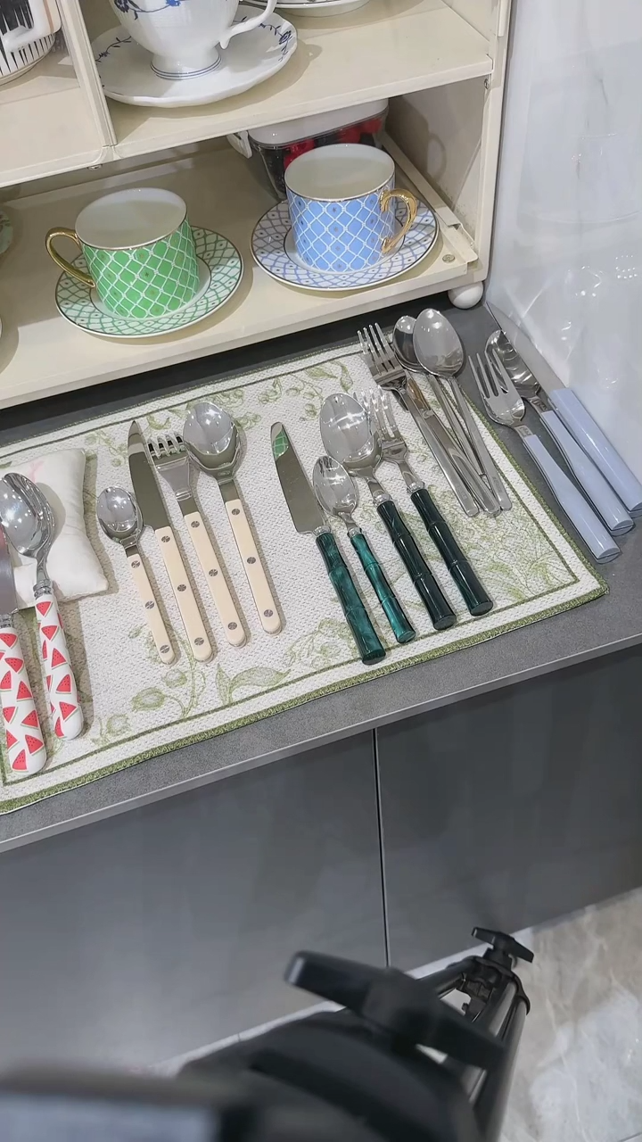 【闪购商品】瓷绿柄刀叉4件套