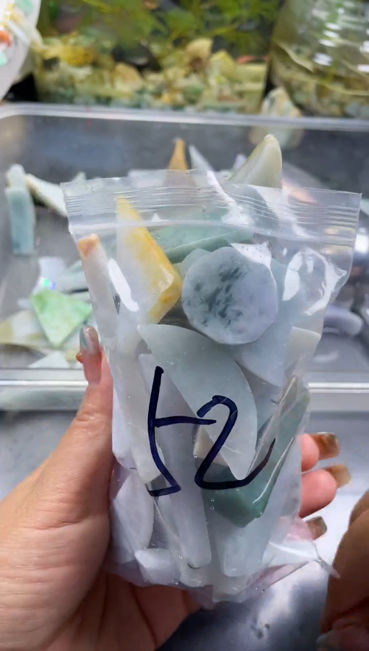 配石翡翠天然翡翠中号500克52