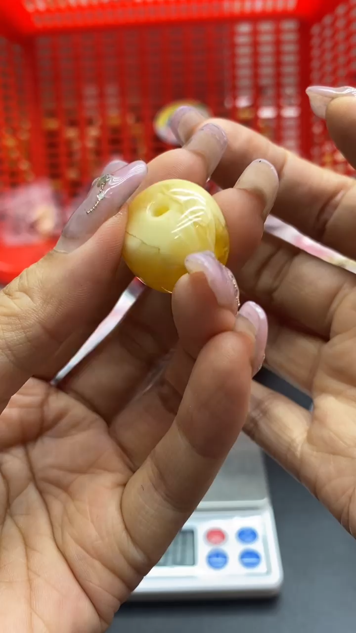 琥珀未镶嵌珠宝奇石357