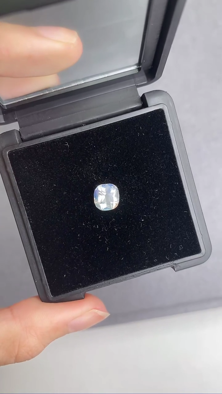 【闪购商品】月光石2.22CT未镶嵌---------