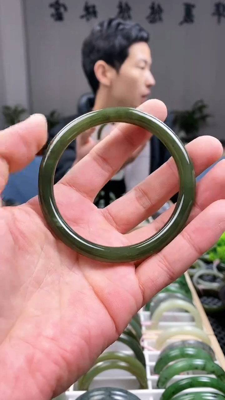 【闪购商品】和田玉手镯未镶嵌63