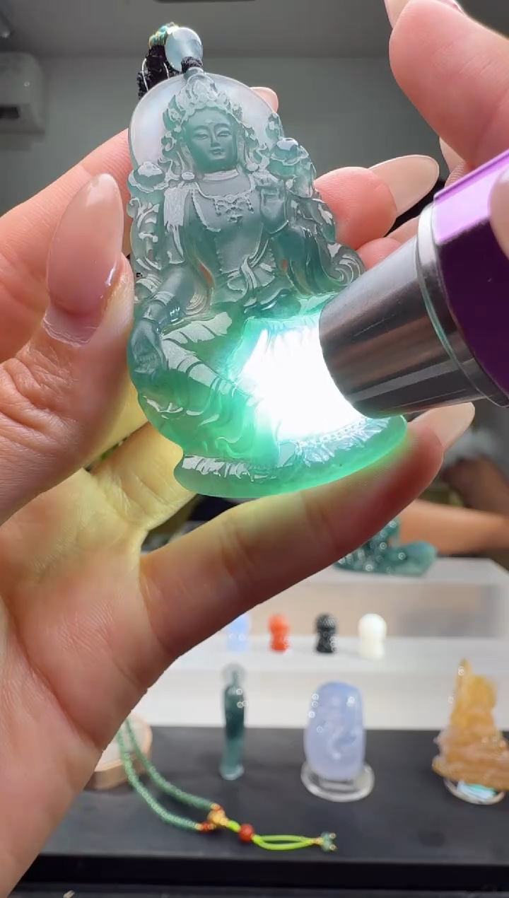 吊坠(不含链)未镶嵌翡翠观音（多样性发其一）