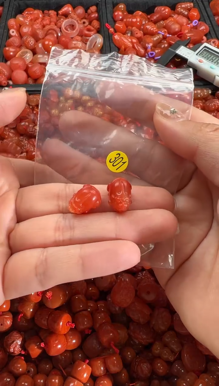 【闪购商品】南红玛瑙颈饰未镶嵌1