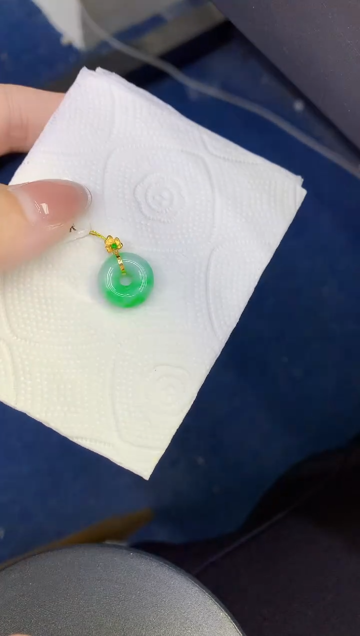 颈饰18K金镶嵌翡翠缅甸天然翡翠a货