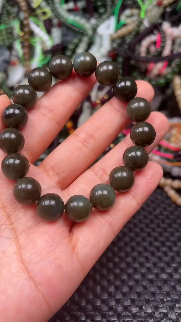 和田玉未镶嵌颈饰1