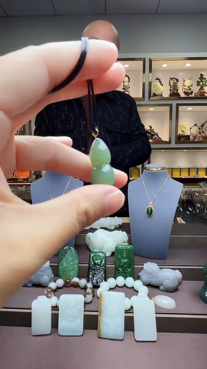 【闪购商品】和田玉挂件18K金镶嵌1