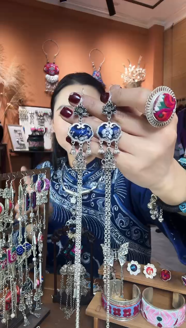 【闪购商品】刺绣纯手工民族风耳环