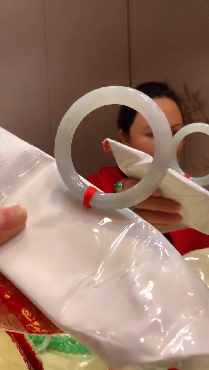 【闪购商品】翡翠手镯未镶嵌手镯 