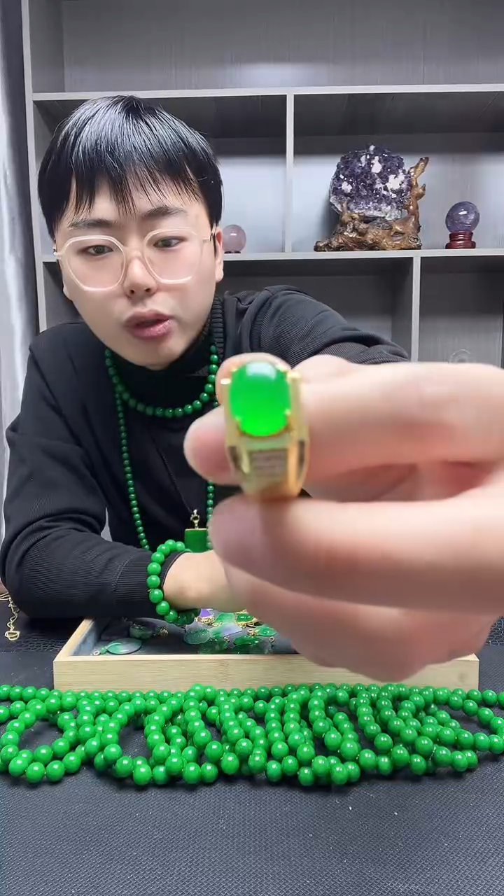 14K金镶嵌戒指翡翠戒指