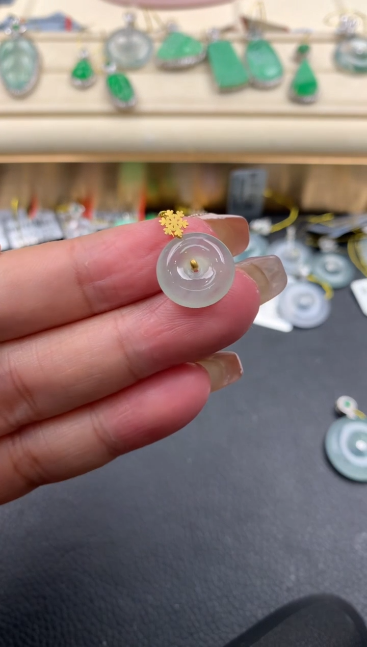 【闪购商品】翡翠颈饰18K金镶嵌Q243     