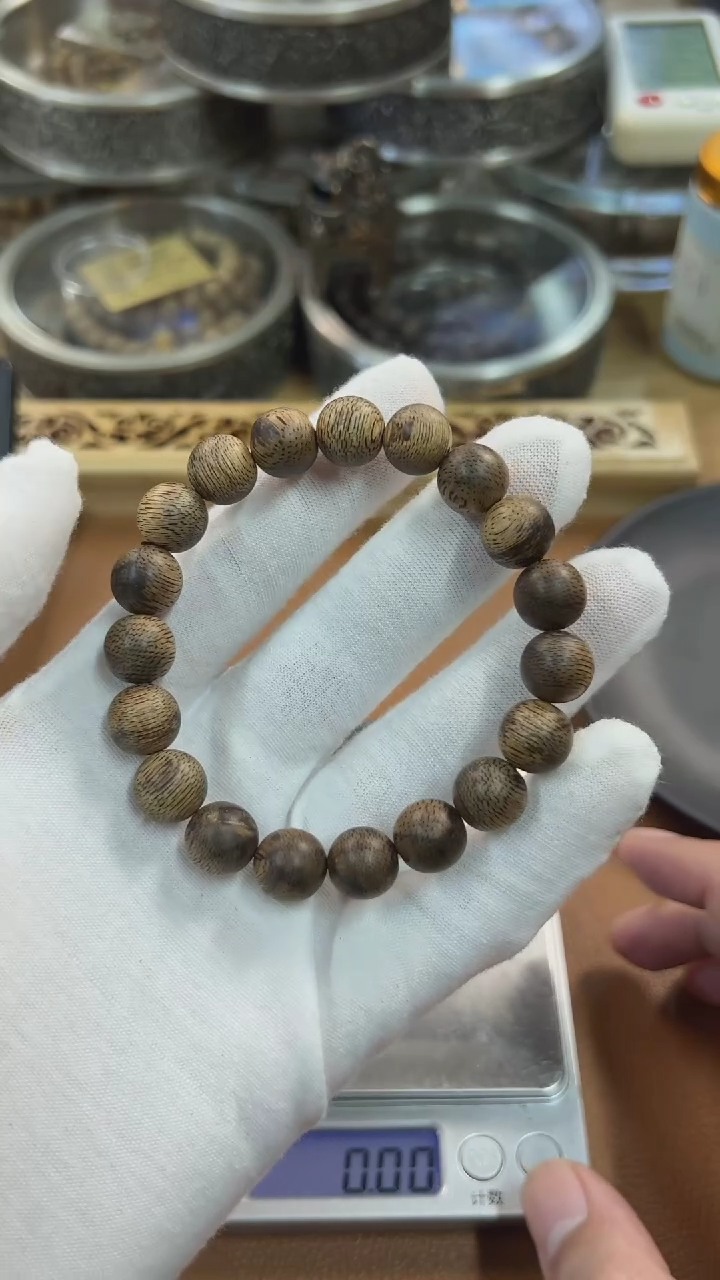 【闪购商品】沉香手串伽罗棋1.1单圈02021450