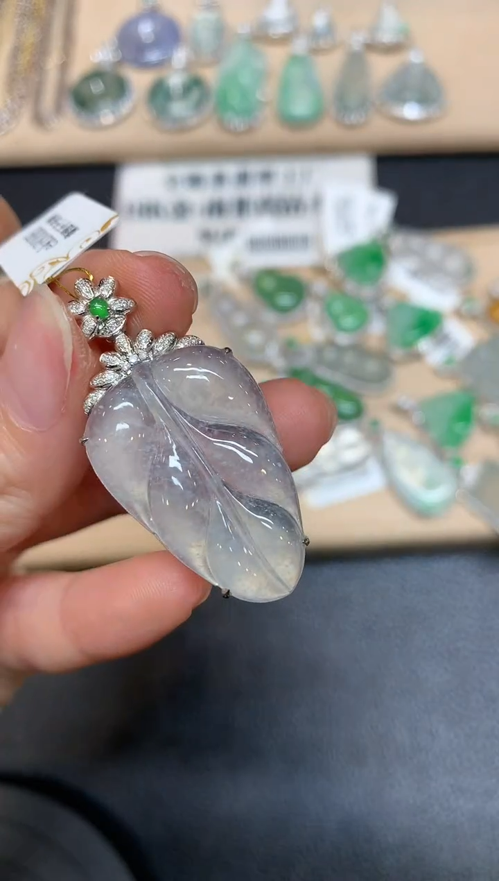 【闪购商品】翡翠颈饰18K金镶嵌树叶【无服务费
